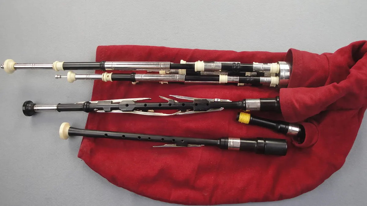 Northumbrian Smallpipes in D by Richard and Anita Evans