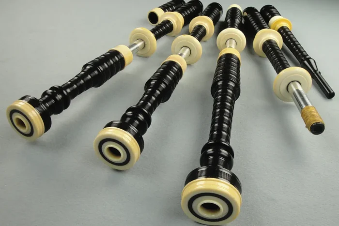 Henderson, Circa 1935, Full Ivory, Plain Silver Slides