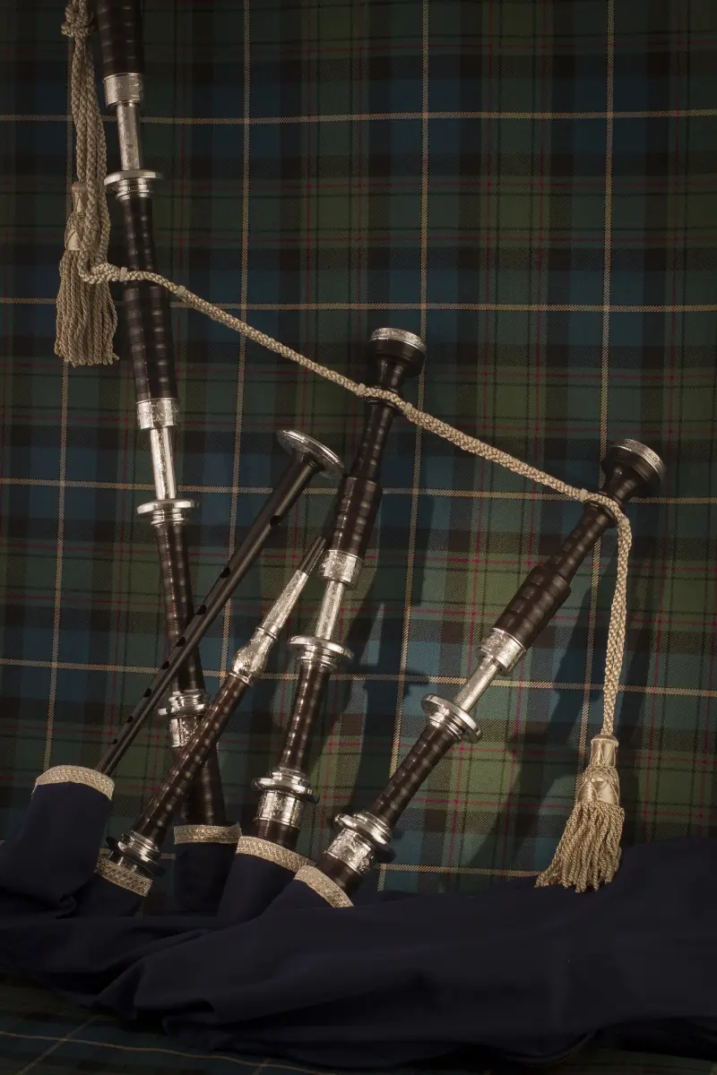 sl4FN macrae bagpipes